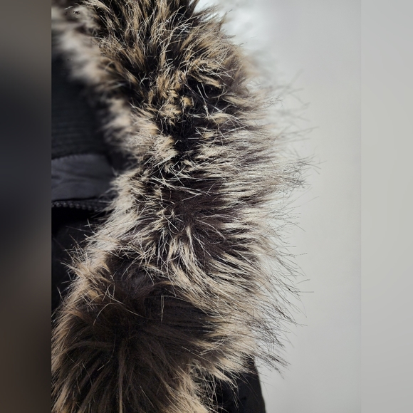 BCBGeneration Warm Puffer Women's Coat with Faux Fur-Trimmed Hood, Size S - Picture 9 of 14